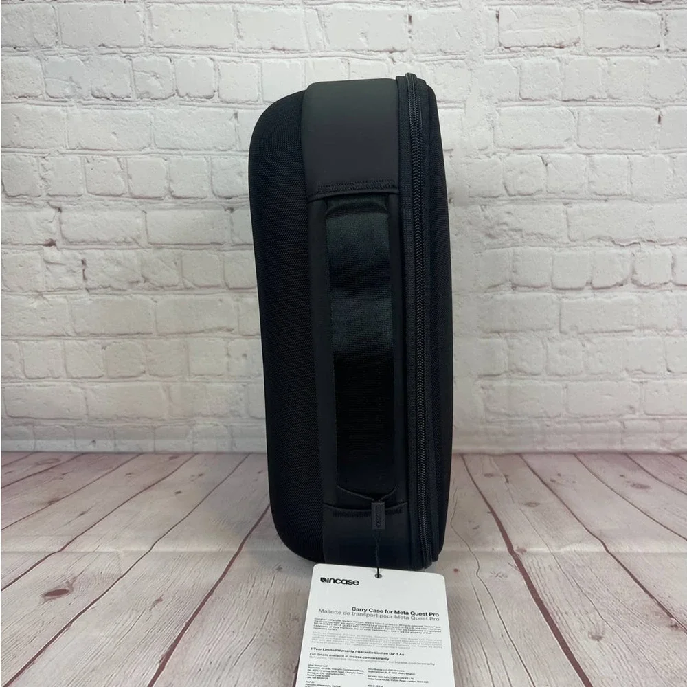 Incase Carry Case For Meta Quest Pro Black (INOM100718-BLK)